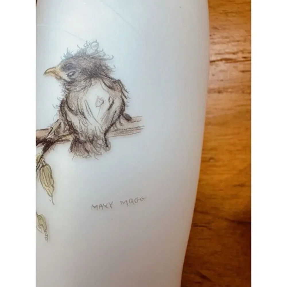 Vintage Enesco Vase Baby Birds by‎ Mary Mugg Frosted White Glass Gold Trim 6